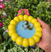 Charger l'image dans la galerie, Hand-poured Yellow & Blue Jesmonite Bubble Tray