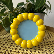 Charger l'image dans la galerie, Hand-poured Yellow &amp; Blue Jesmonite Bubble Tray
